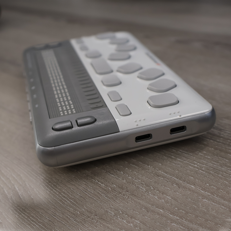 Alternative view of BrailleSense 6 Mini